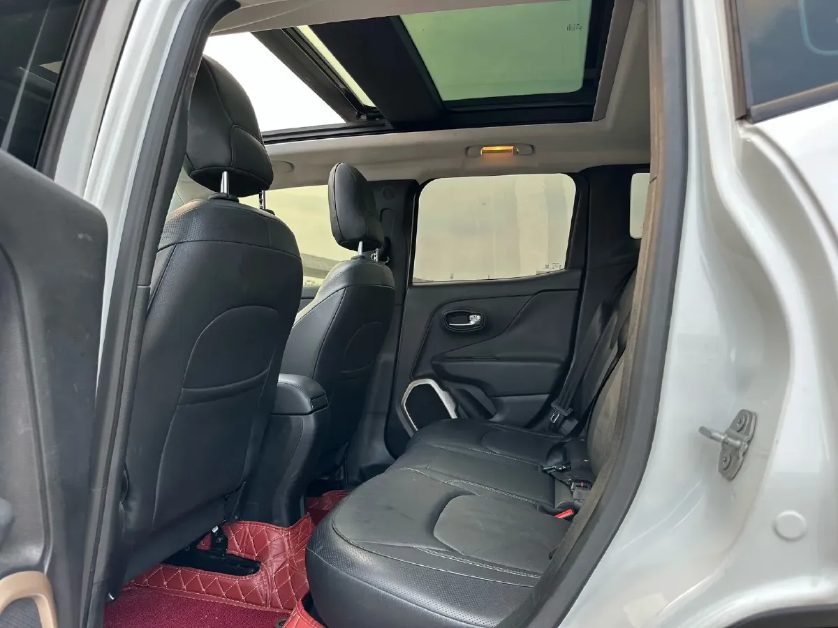 2017 Jeep Renegade 1.4T 150HP L4 7DCT,autocango,china used car exporter,china ev exporter,chinese used car exporter,chinese used ev exporter