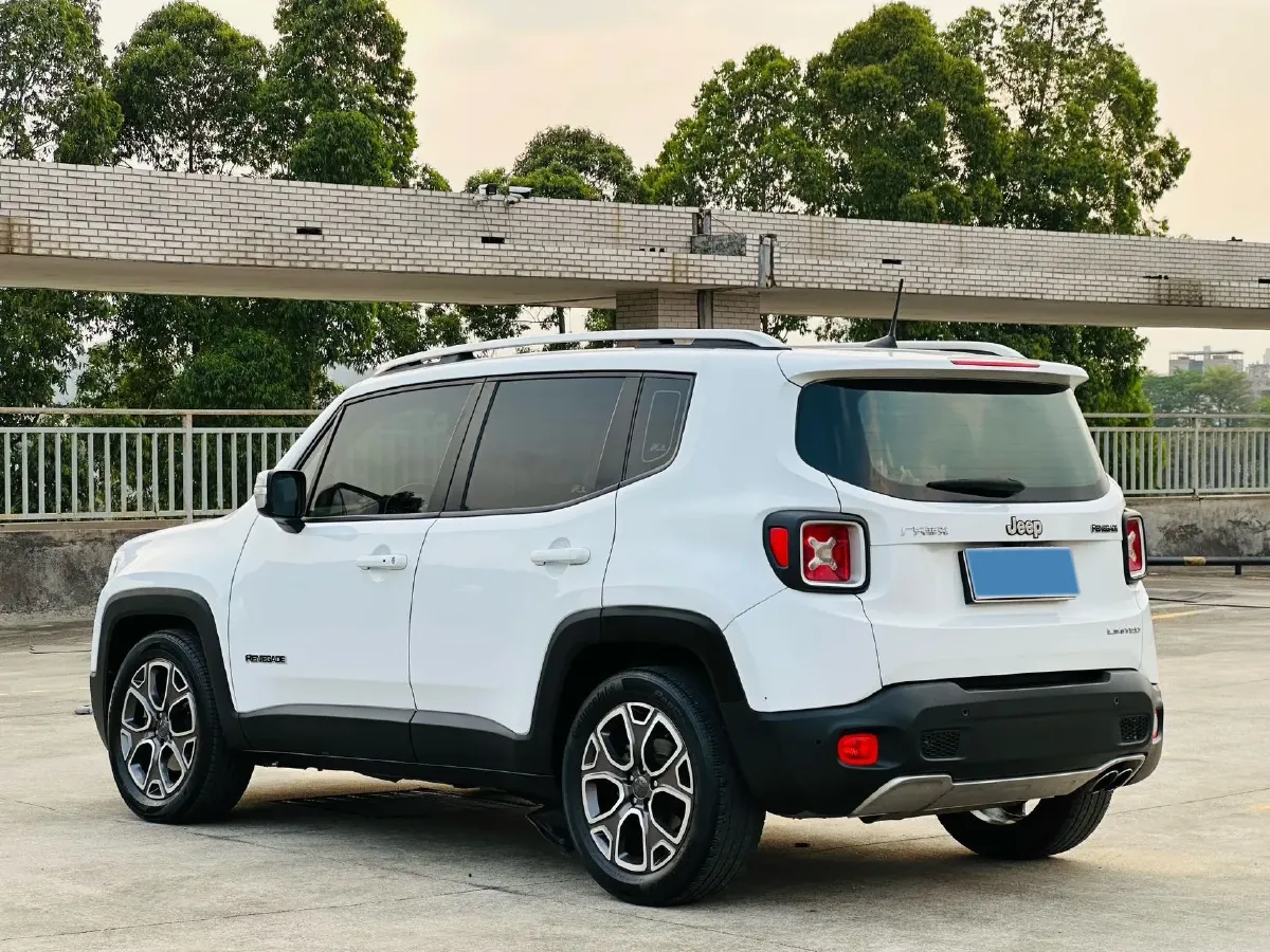 2017 Jeep Renegade 1.4T 150HP L4 7DCT,autocango,china used car exporter,china ev exporter,chinese used car exporter,chinese used ev exporter