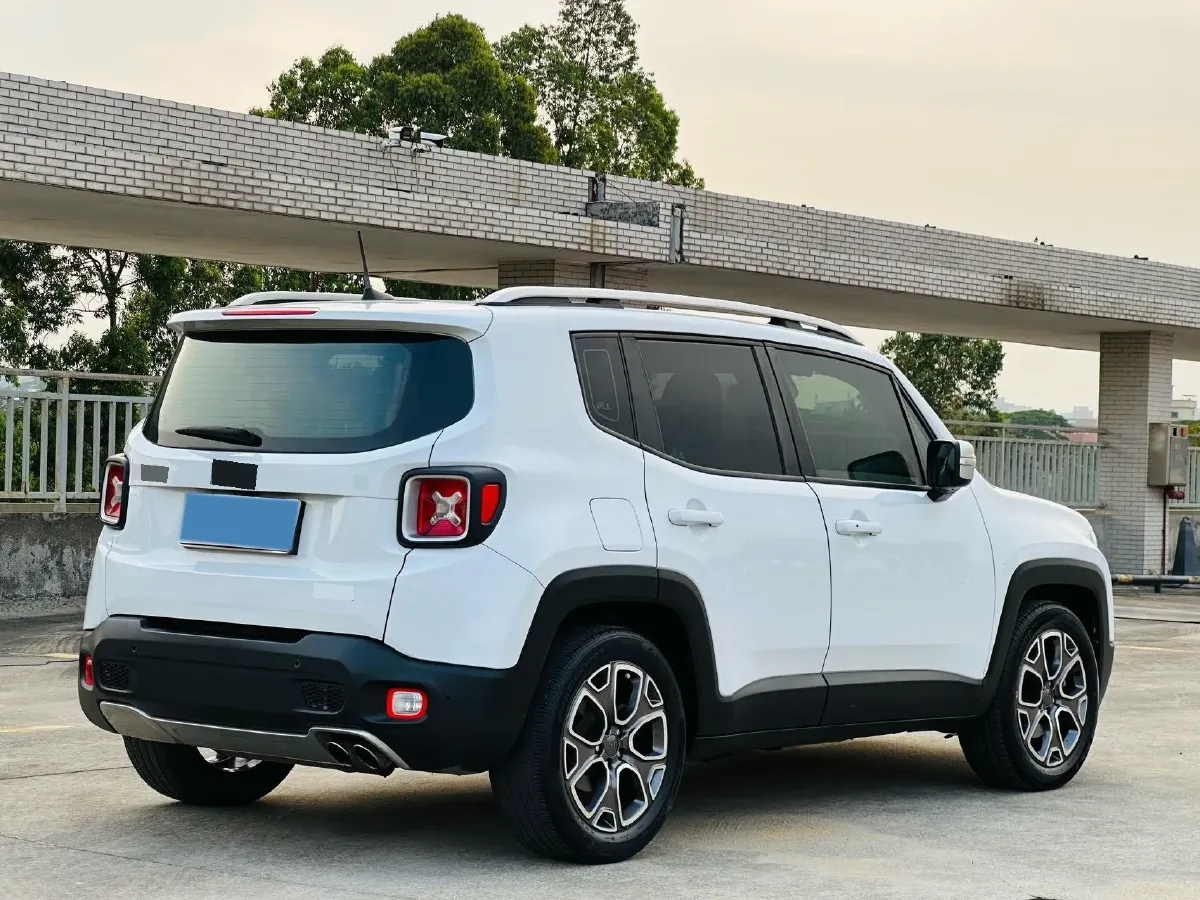 2017 Jeep Renegade 1.4T 150HP L4 7DCT,autocango,china used car exporter,china ev exporter,chinese used car exporter,chinese used ev exporter