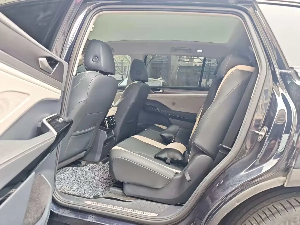 2022 Volkswagen ID.6 Crozz BEV 62.6KWH,autocango,china used car exporter,china ev exporter,chinese used car exporter,chinese used ev exporter