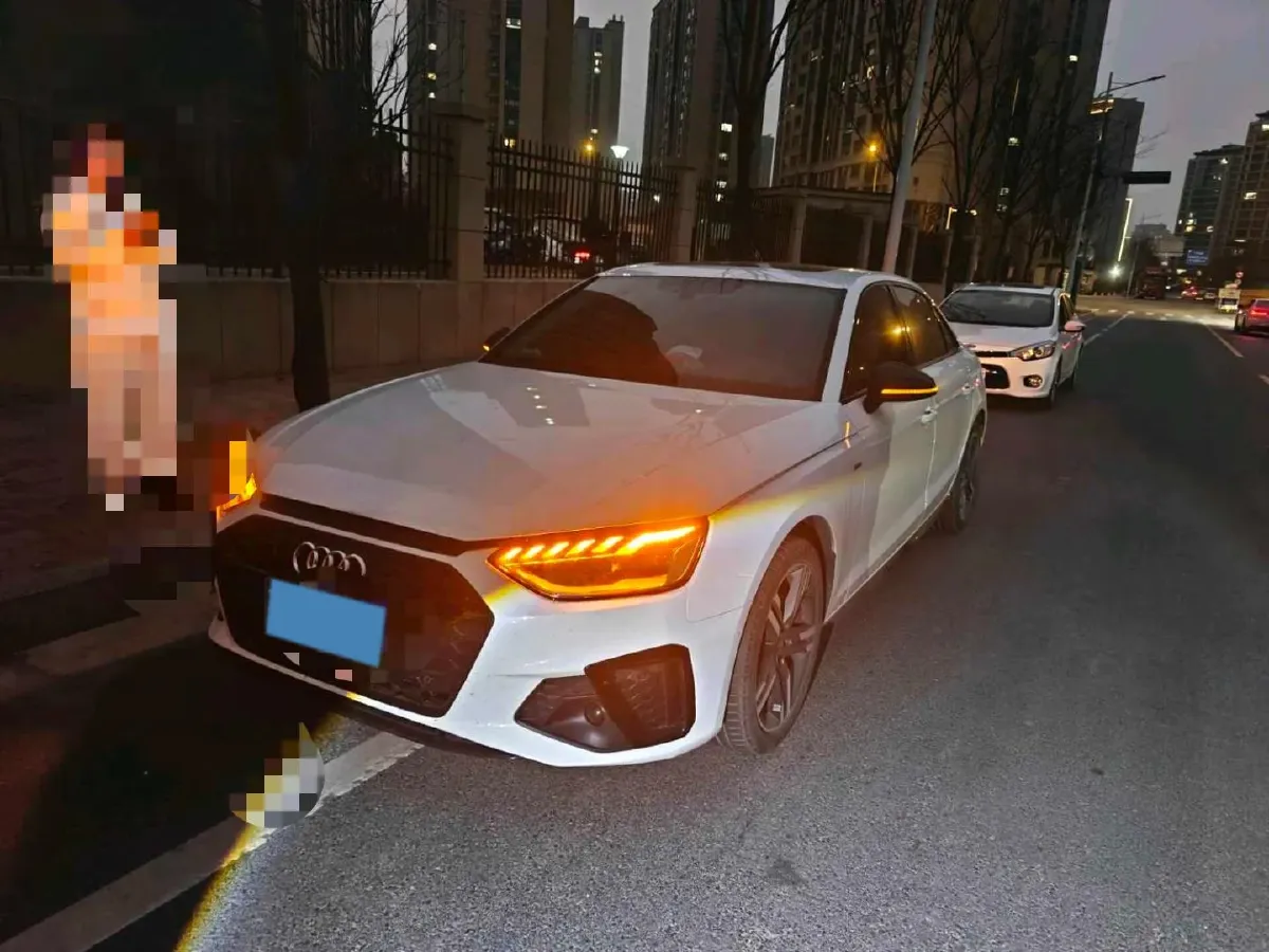 2022 Audi A4L 2.0T 190HP L4 7DCT,autocango,china used car exporter,china ev exporter,chinese used car exporter,chinese used ev exporter