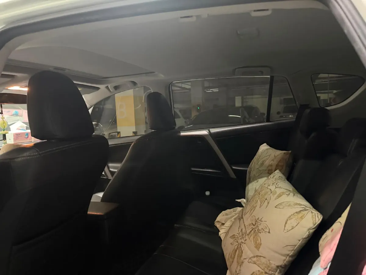 2016 Toyota Camry 2.0L 167HP L4 6AT,autocango,china used car exporter,china ev exporter,chinese used car exporter,chinese used ev exporter