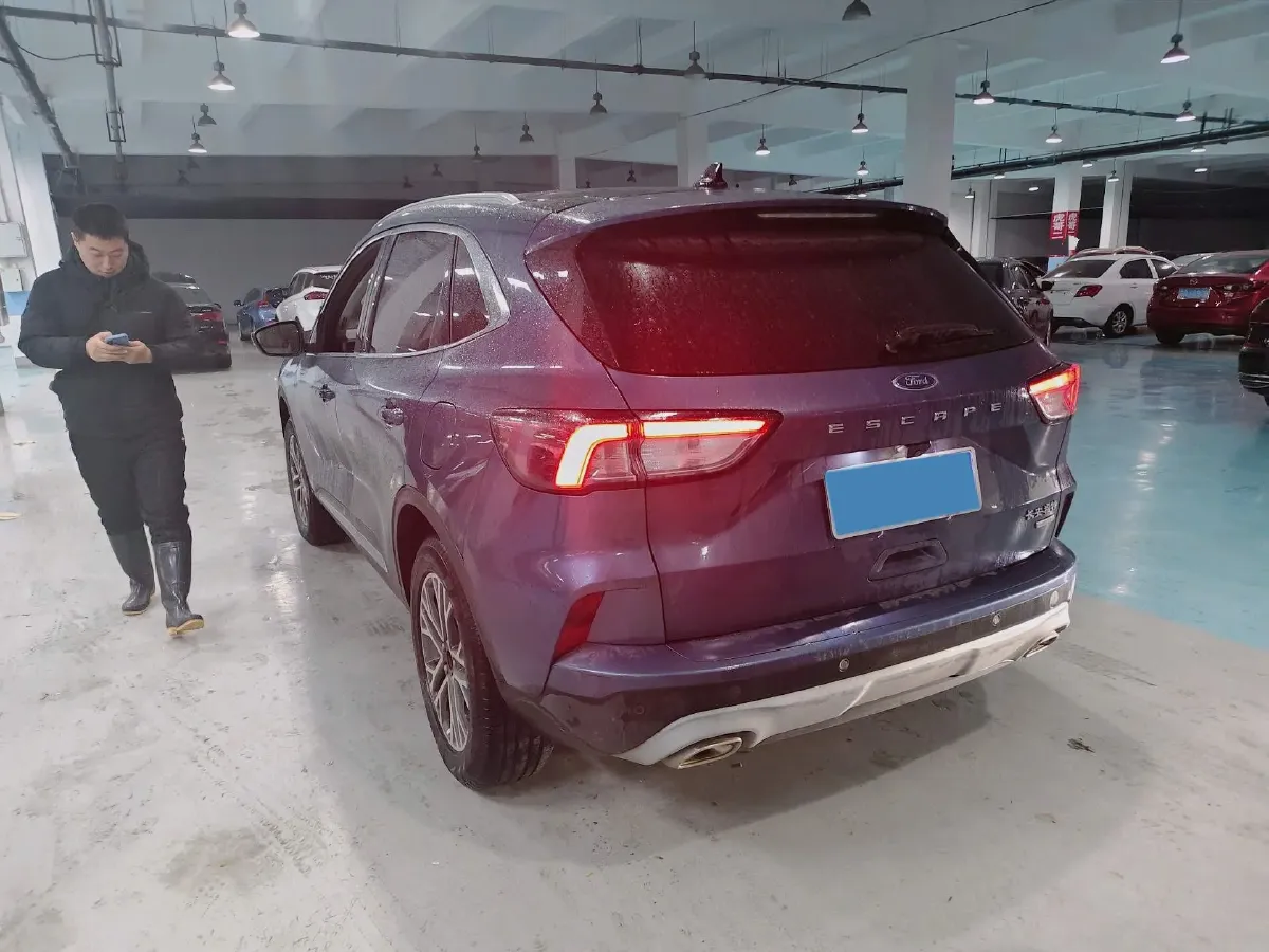 2020 Ford Escape 2.0T 248HP L4 8AT,autocango,china used car exporter,china ev exporter,chinese used car exporter,chinese used ev exporter