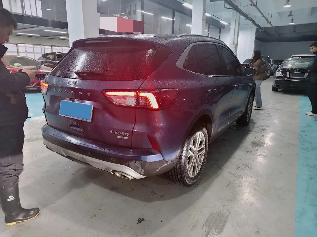 2020 Ford Escape 2.0T 248HP L4 8AT,autocango,china used car exporter,china ev exporter,chinese used car exporter,chinese used ev exporter