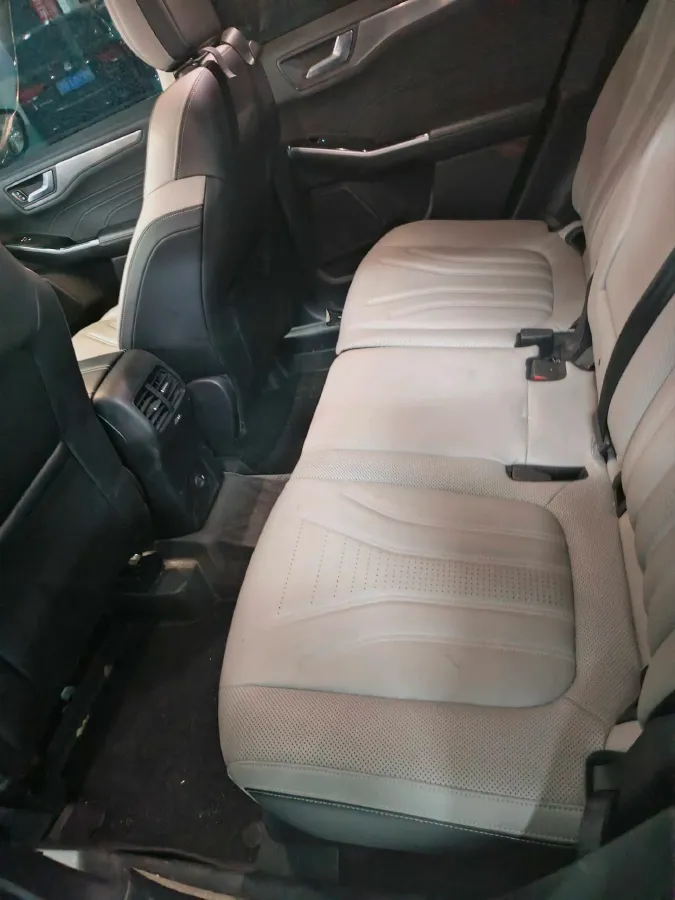 2020 Ford Escape 2.0T 248HP L4 8AT,autocango,china used car exporter,china ev exporter,chinese used car exporter,chinese used ev exporter