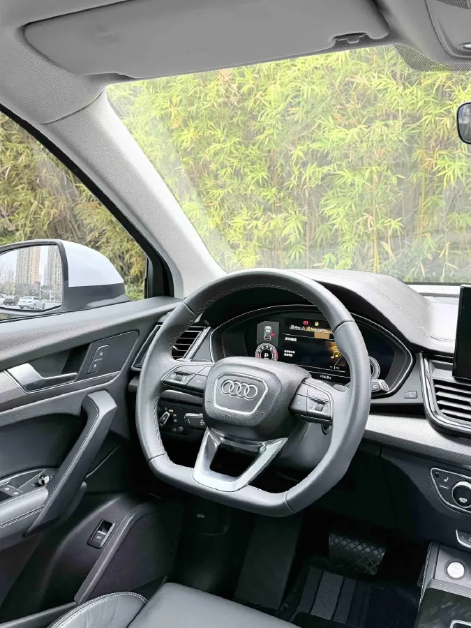 2022 Audi Q5L 2.0T 190HP L4 7DCT,autocango,china used car exporter,china ev exporter,chinese used car exporter,chinese used ev exporter