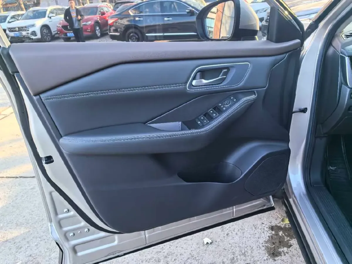 2021 Nissan X-Trail 1.5T 204HP L3 CVT,autocango,china used car exporter,china ev exporter,chinese used car exporter,chinese used ev exporter