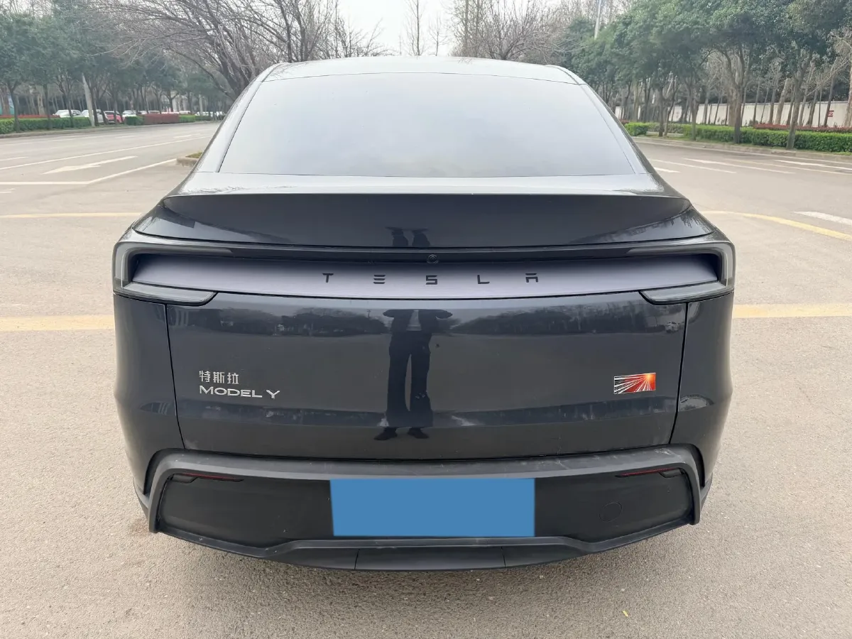 2025 Tesla Model Y BEV 62.5KWH,autocango,china used car exporter,china ev exporter,chinese used car exporter,chinese used ev exporter