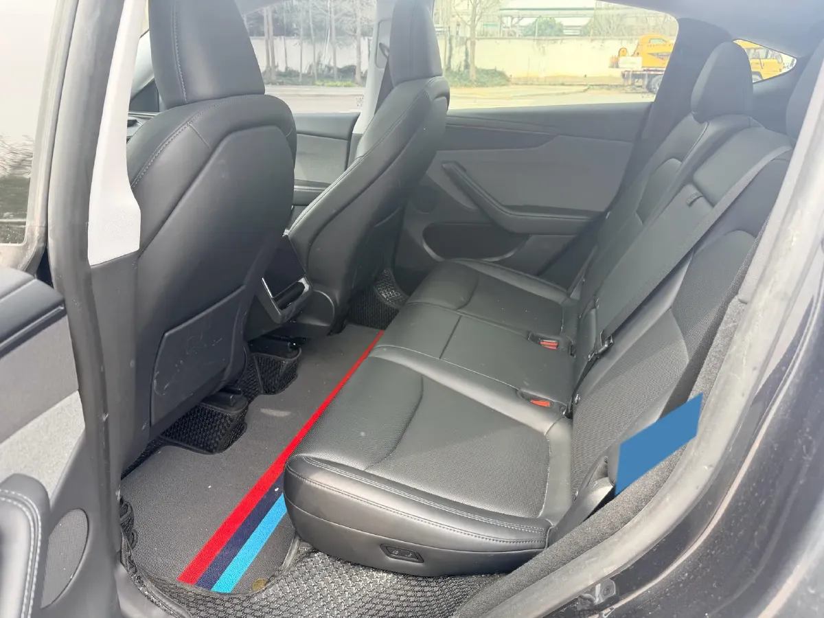 2025 Tesla Model Y BEV 62.5KWH,autocango,china used car exporter,china ev exporter,chinese used car exporter,chinese used ev exporter