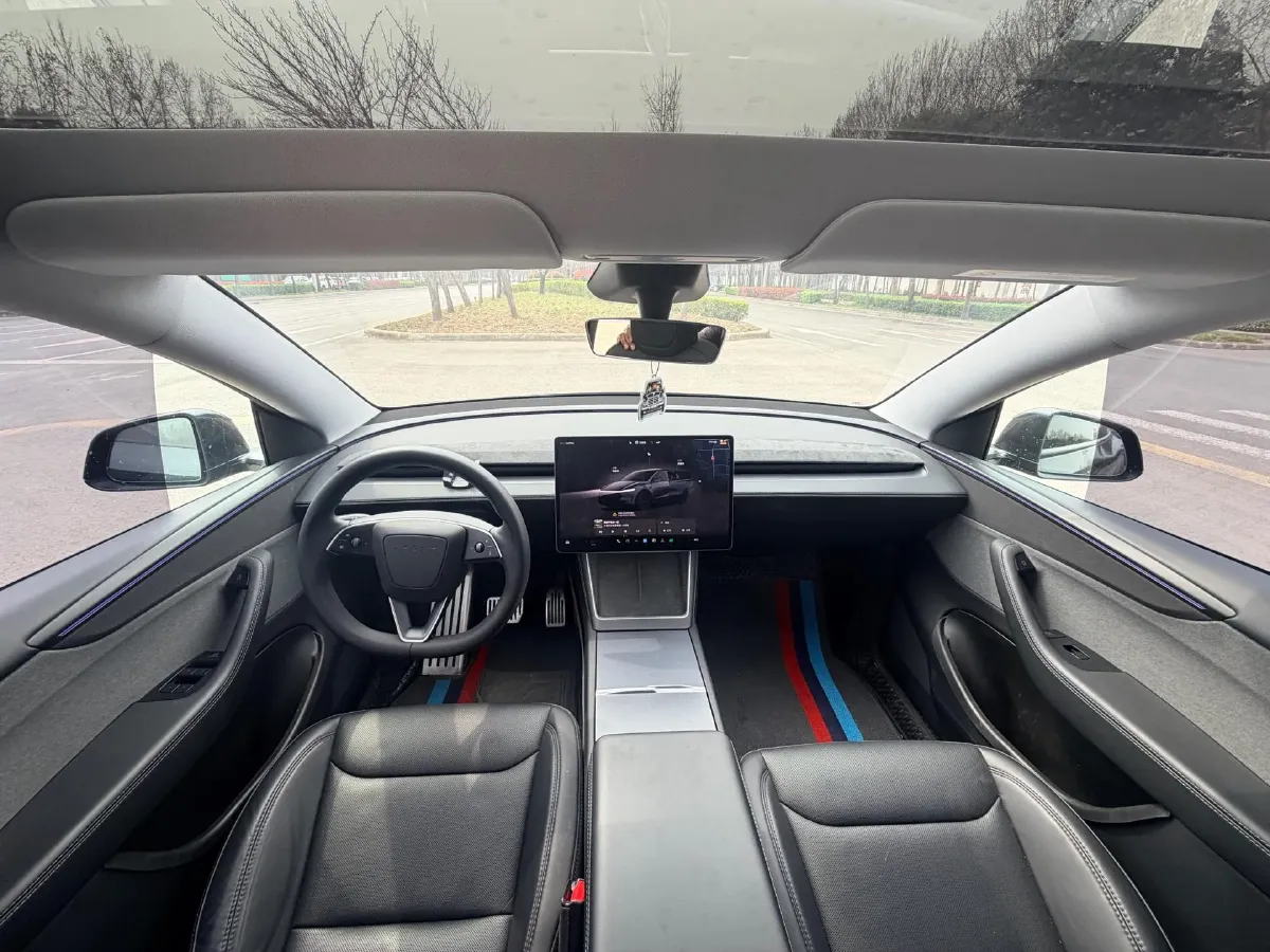 2025 Tesla Model Y BEV 62.5KWH,autocango,china used car exporter,china ev exporter,chinese used car exporter,chinese used ev exporter