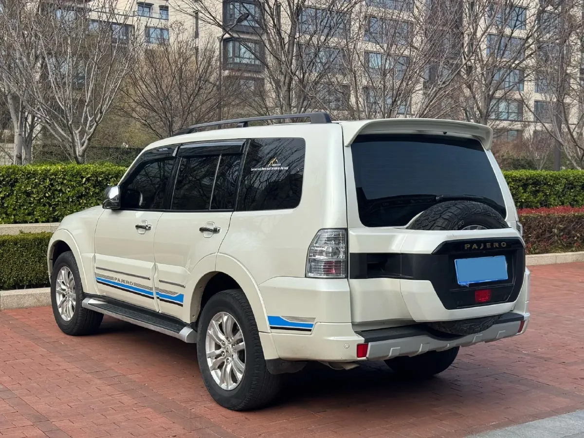 2018 Mitsubishi Pajero 3.0L 174HP V6 5AT,autocango,china used car exporter,china ev exporter,chinese used car exporter,chinese used ev exporter