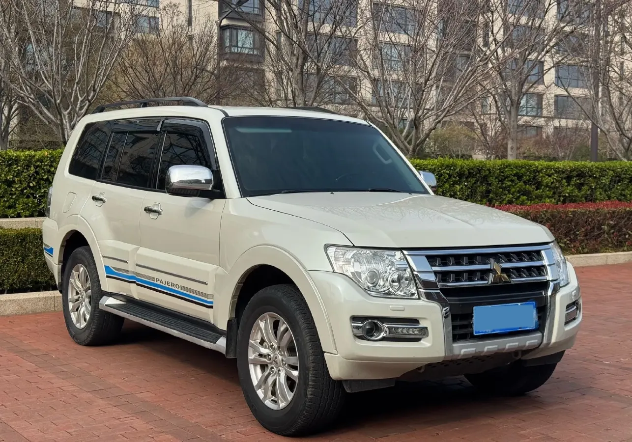 2018 Mitsubishi Pajero 3.0L 174HP V6 5AT,autocango,china used car exporter,china ev exporter,chinese used car exporter,chinese used ev exporter
