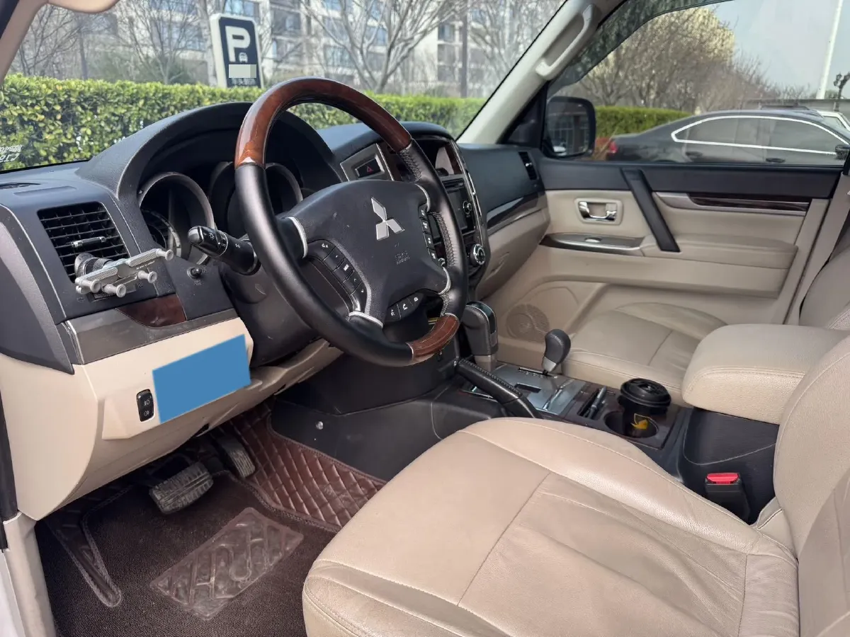 2018 Mitsubishi Pajero 3.0L 174HP V6 5AT,autocango,china used car exporter,china ev exporter,chinese used car exporter,chinese used ev exporter