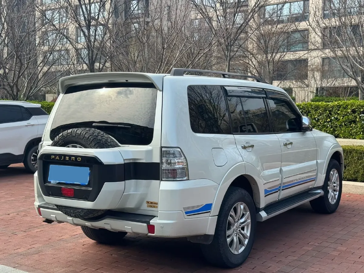 2018 Mitsubishi Pajero 3.0L 174HP V6 5AT,autocango,china used car exporter,china ev exporter,chinese used car exporter,chinese used ev exporter