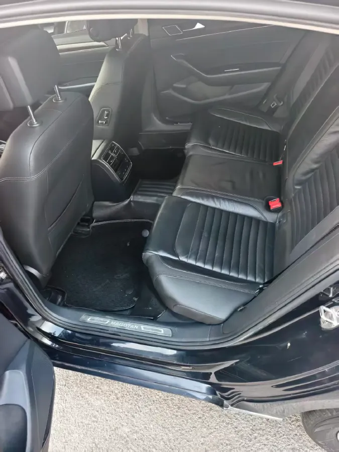 2019 Volkswagen Magotan 2.0T 186HP L4 7DCT,autocango,china used car exporter,china ev exporter,chinese used car exporter,chinese used ev exporter