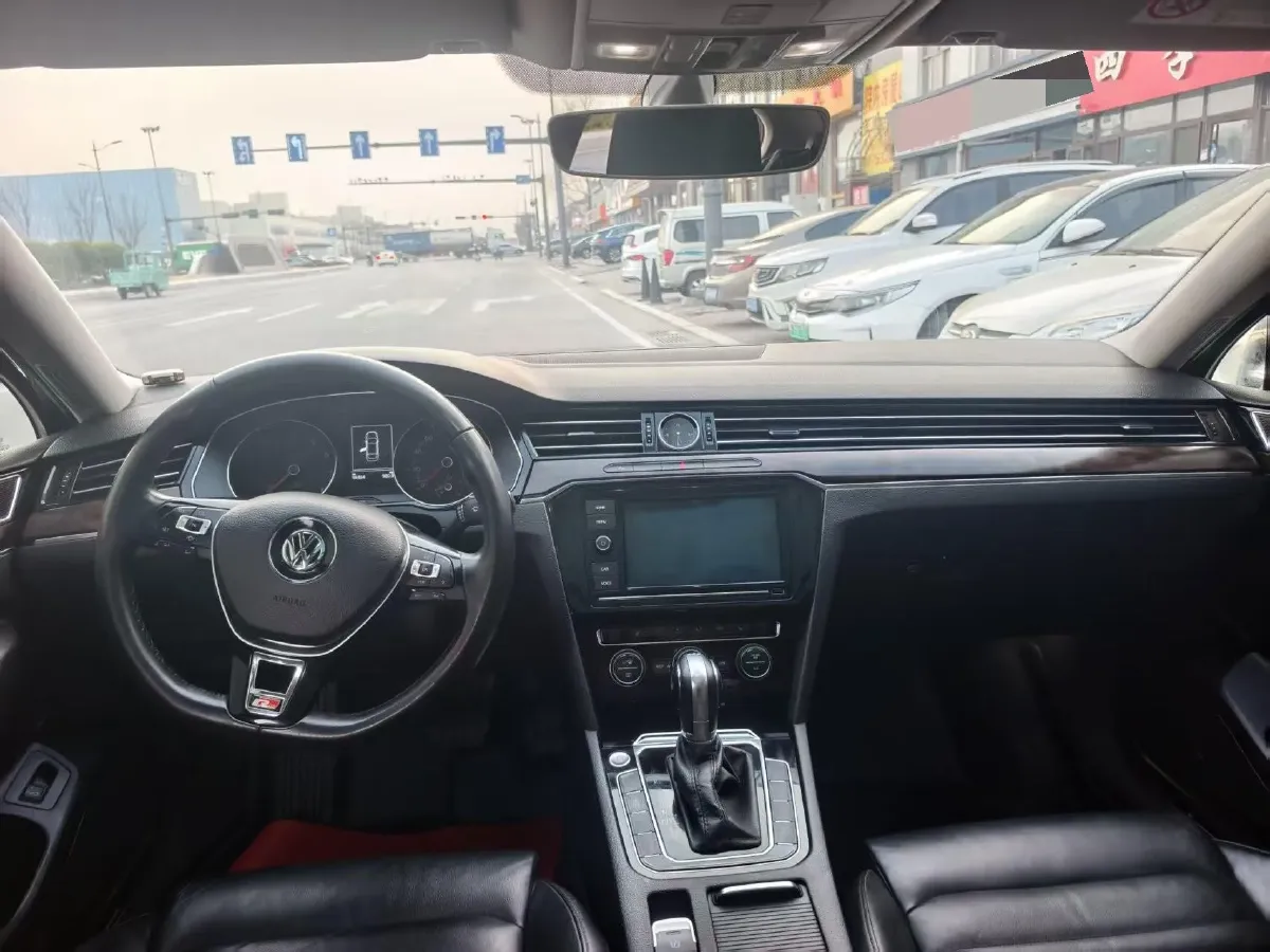 2019 Volkswagen Magotan 2.0T 186HP L4 7DCT,autocango,china used car exporter,china ev exporter,chinese used car exporter,chinese used ev exporter