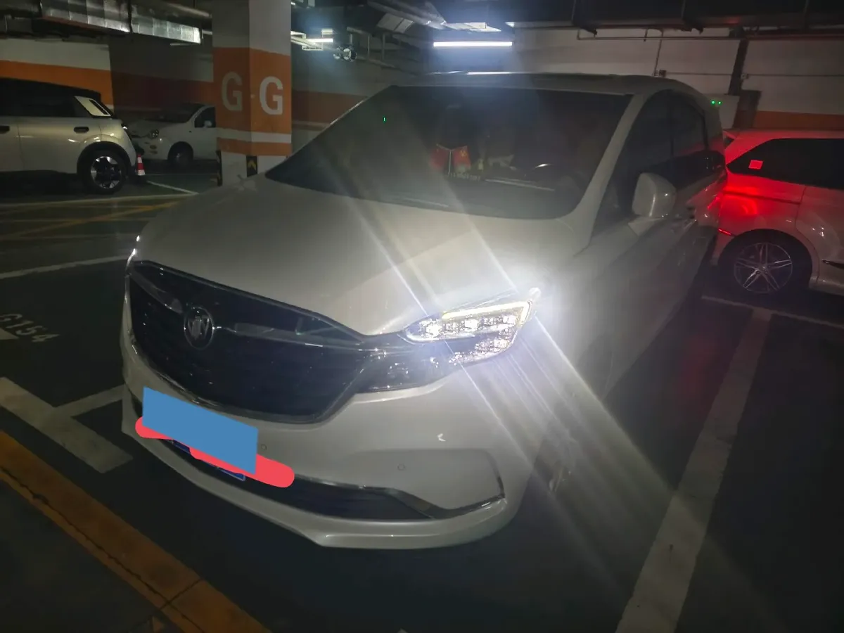 2021 Buick GL8 2.0T 237HP L4 9AT,autocango,china used car exporter,china ev exporter,chinese used car exporter,chinese used ev exporter