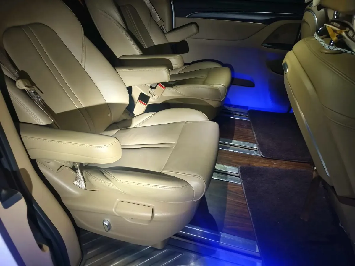 2021 Buick GL8 2.0T 237HP L4 9AT,autocango,china used car exporter,china ev exporter,chinese used car exporter,chinese used ev exporter