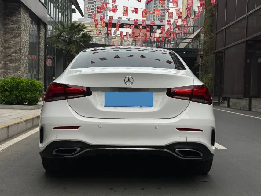 2022 Mercedes-Benz A Class 1.3T 163HP L4 7DCT,autocango,china used car exporter,china ev exporter,chinese used car exporter,chinese used ev exporter