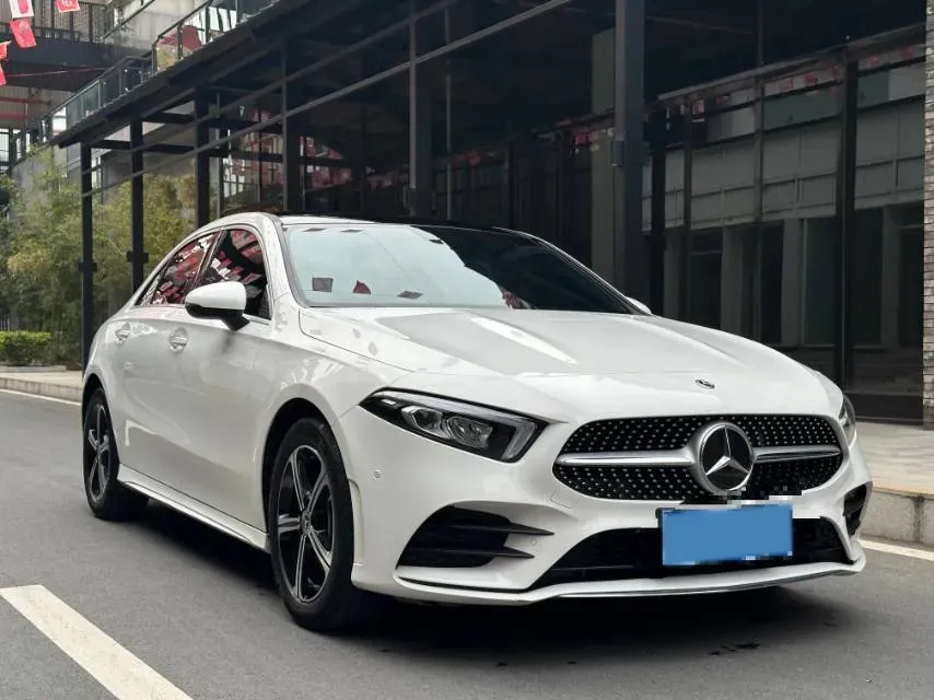 2022 Mercedes-Benz A Class 1.3T 163HP L4 7DCT,autocango,china used car exporter,china ev exporter,chinese used car exporter,chinese used ev exporter