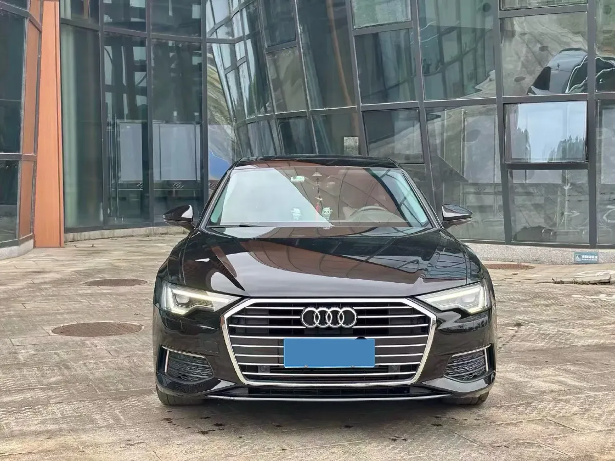 2021 Audi A6L 2.0T 190HP L4 7DCT,autocango,china used car exporter,china ev exporter,chinese used car exporter,chinese used ev exporter