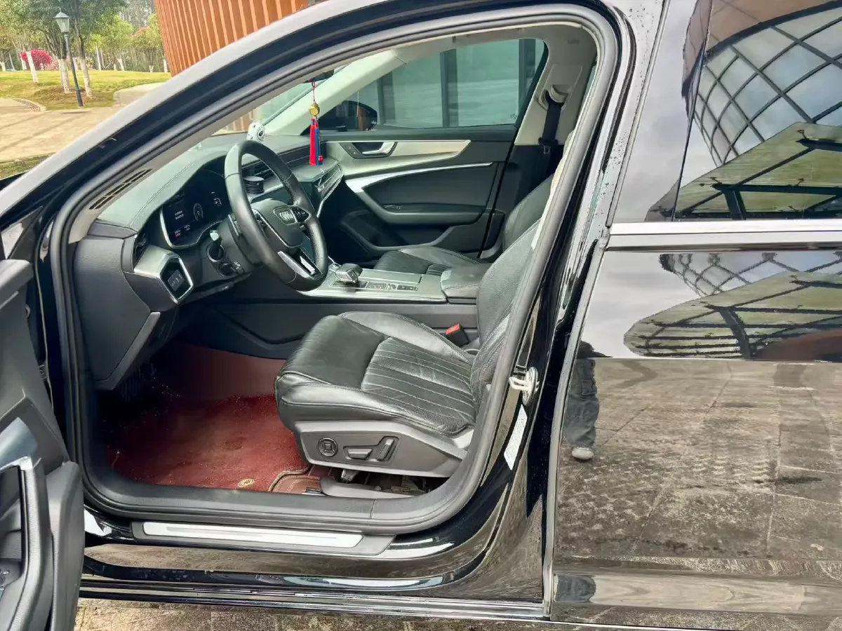 2021 Audi A6L 2.0T 190HP L4 7DCT,autocango,china used car exporter,china ev exporter,chinese used car exporter,chinese used ev exporter