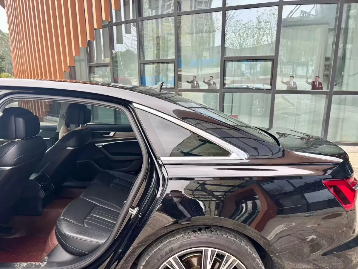 2021 Audi A6L 2.0T 190HP L4 7DCT,autocango,china used car exporter,china ev exporter,chinese used car exporter,chinese used ev exporter