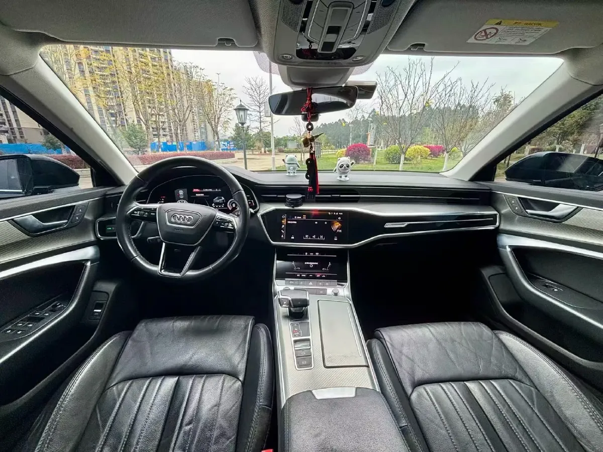 2021 Audi A6L 2.0T 190HP L4 7DCT,autocango,china used car exporter,china ev exporter,chinese used car exporter,chinese used ev exporter