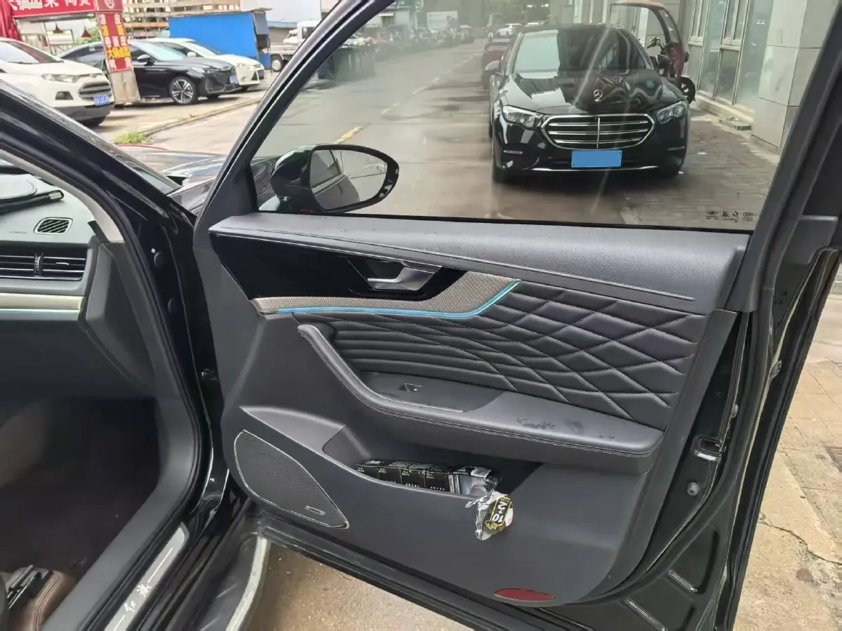 2022 HongQi HS5 2.0T 224HP L4 6AT,autocango,china used car exporter,china ev exporter,chinese used car exporter,chinese used ev exporter