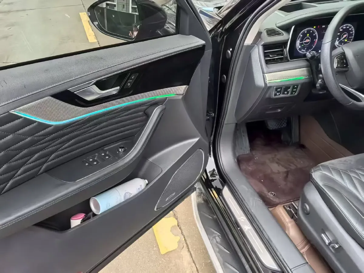 2022 HongQi HS5 2.0T 224HP L4 6AT,autocango,china used car exporter,china ev exporter,chinese used car exporter,chinese used ev exporter