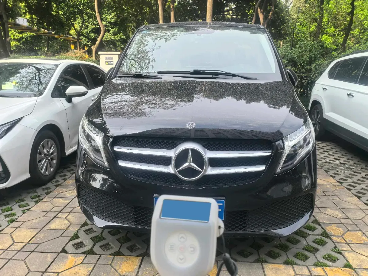 2020 Mercedes-Benz V Class 2.0T 211HP L4 9AT,autocango,china used car exporter,china ev exporter,chinese used car exporter,chinese used ev exporter