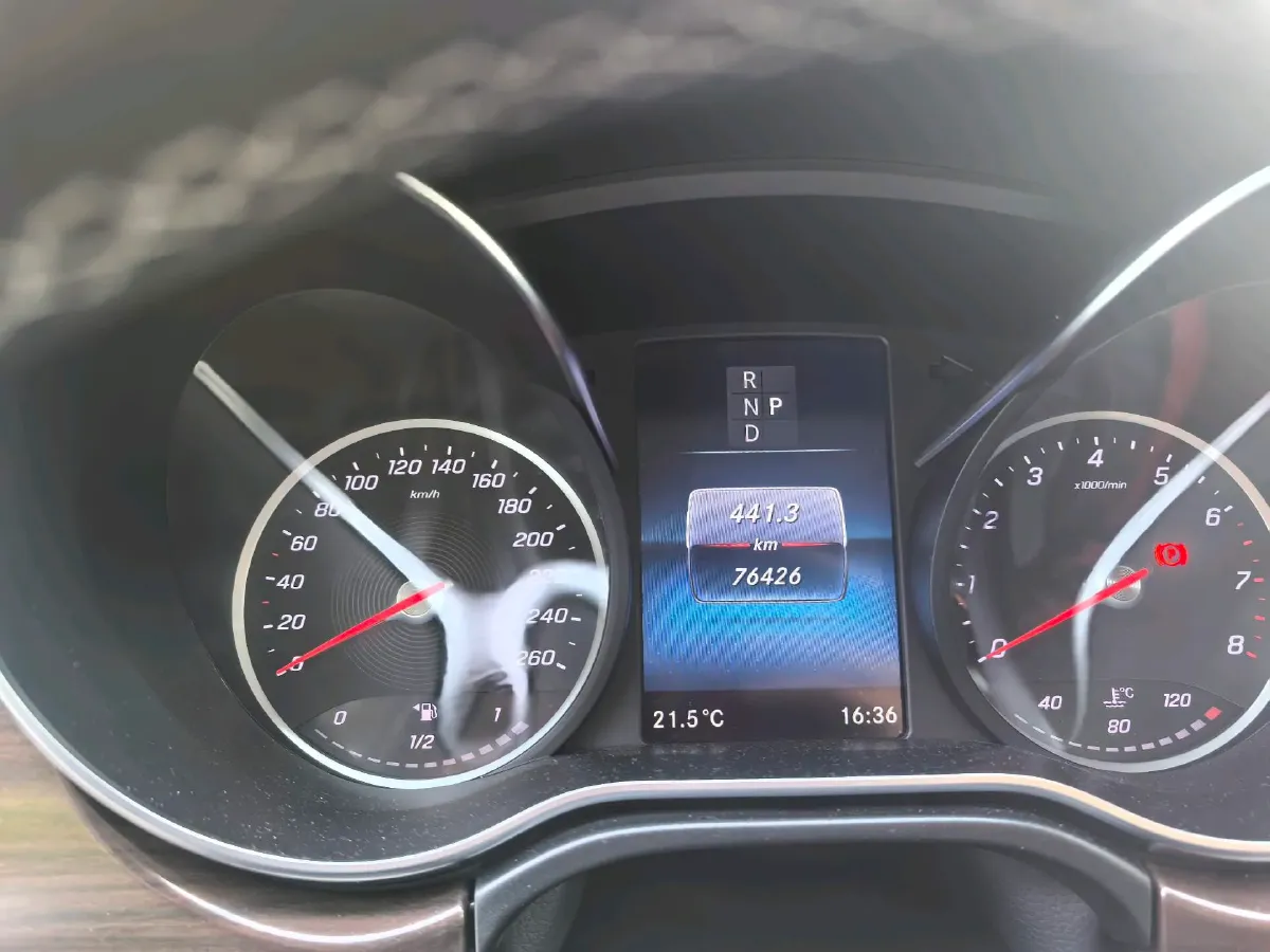 2020 Mercedes-Benz V Class 2.0T 211HP L4 9AT,autocango,china used car exporter,china ev exporter,chinese used car exporter,chinese used ev exporter