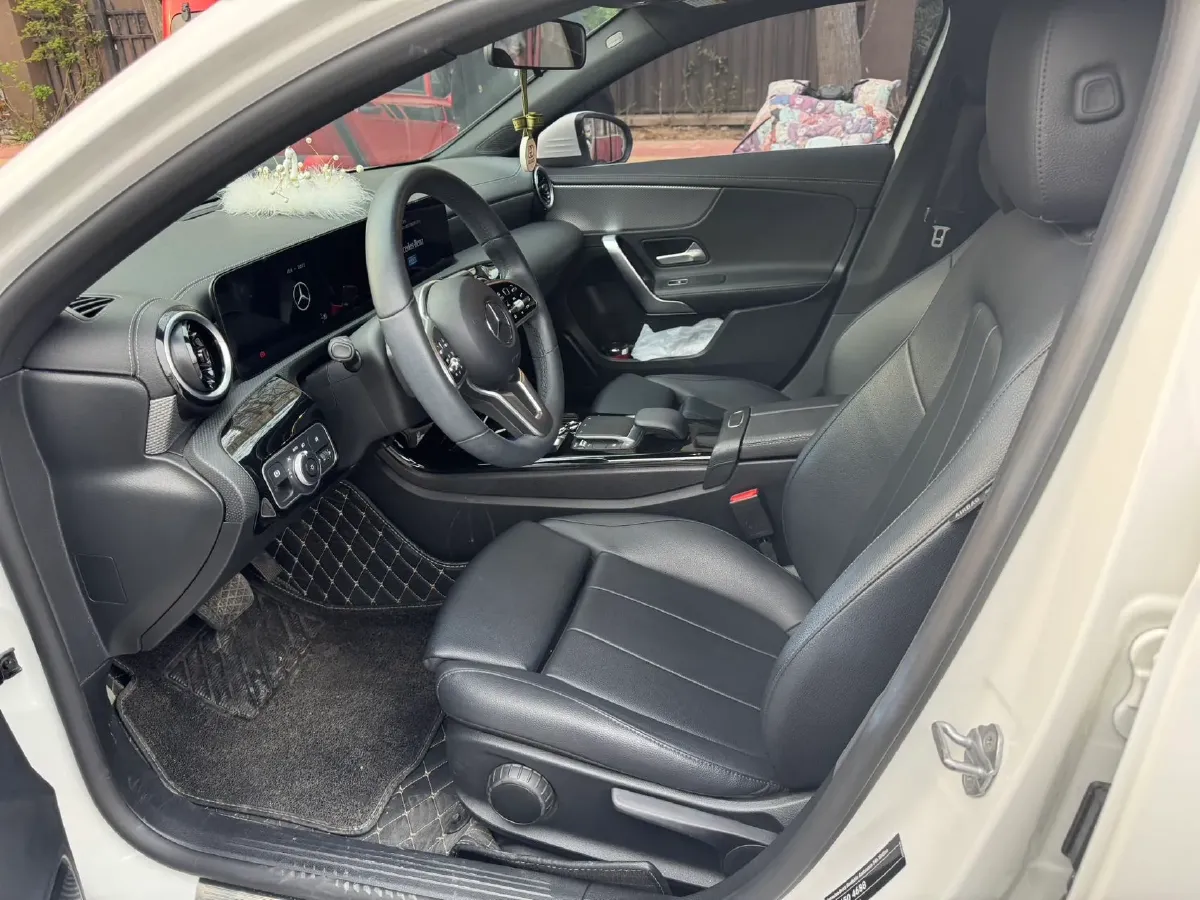 2022 Mercedes-Benz A Class 1.3T 136HP L4 7DCT,autocango,china used car exporter,china ev exporter,chinese used car exporter,chinese used ev exporter