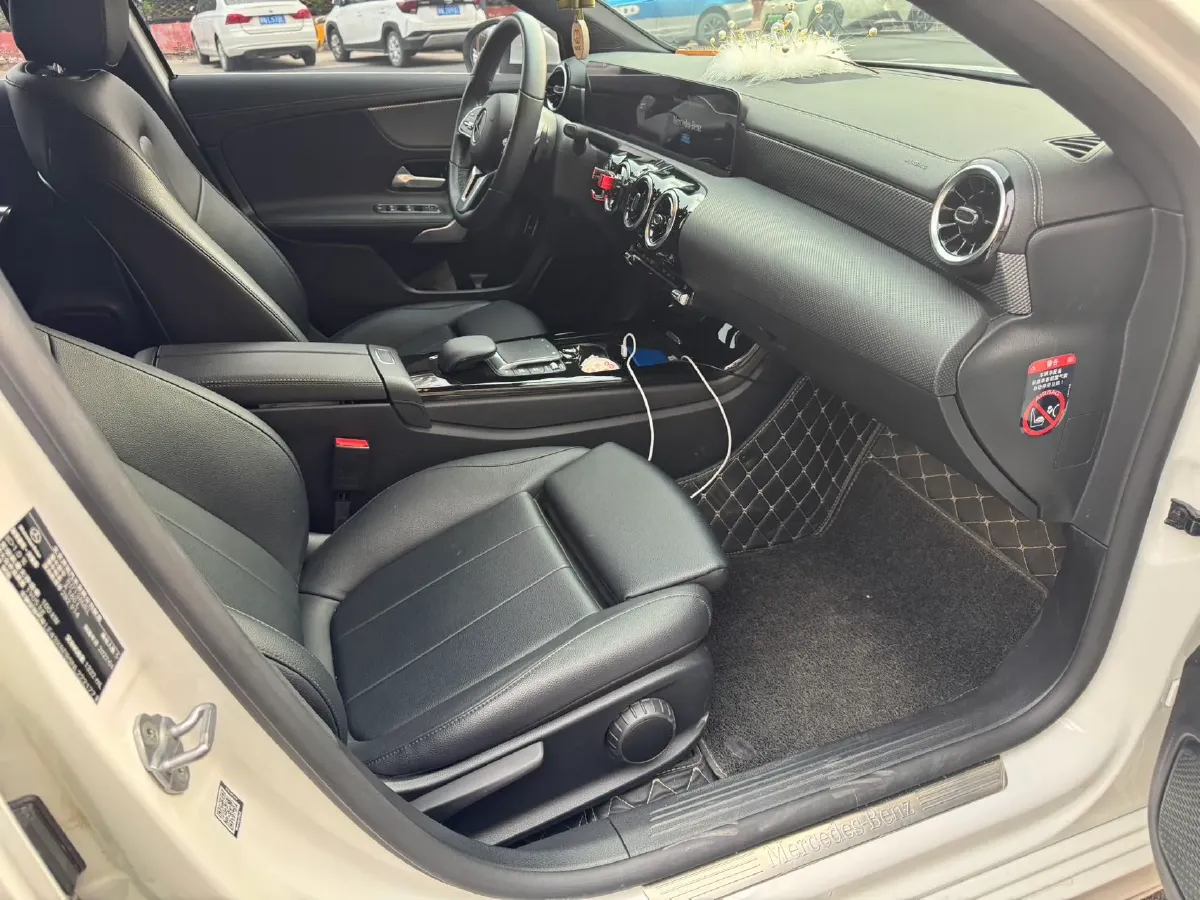 2022 Mercedes-Benz A Class 1.3T 136HP L4 7DCT,autocango,china used car exporter,china ev exporter,chinese used car exporter,chinese used ev exporter