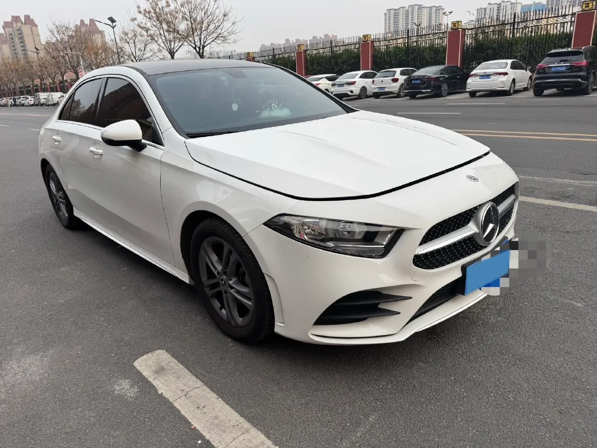 2022 Mercedes-Benz A Class 1.3T 136HP L4 7DCT,autocango,china used car exporter,china ev exporter,chinese used car exporter,chinese used ev exporter