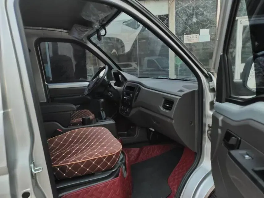 2022 WuLing RongGuang New Truck 1.5L 102HP L4 5MT,autocango,china used car exporter,china ev exporter,chinese used car exporter,chinese used ev exporter