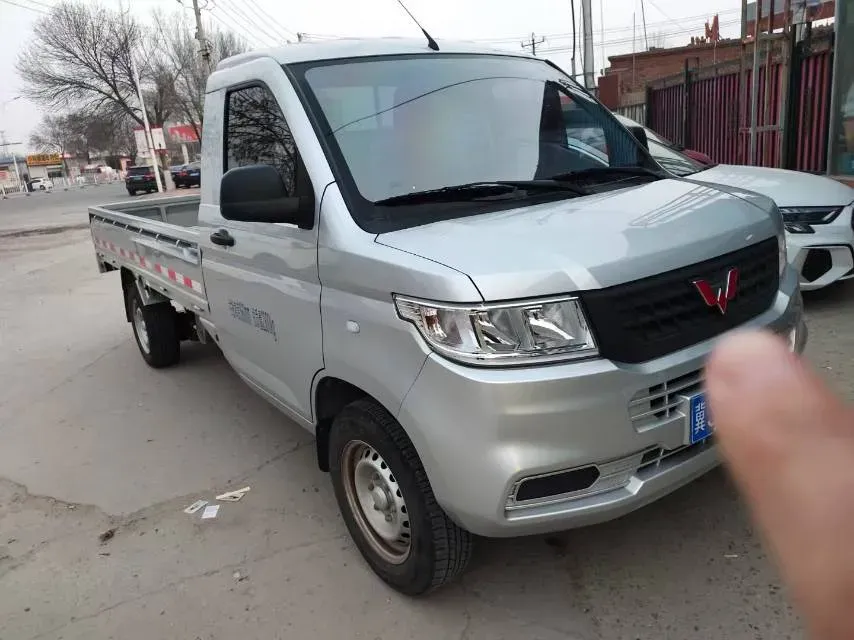 2022 WuLing RongGuang New Truck 1.5L 102HP L4 5MT,autocango,china used car exporter,china ev exporter,chinese used car exporter,chinese used ev exporter