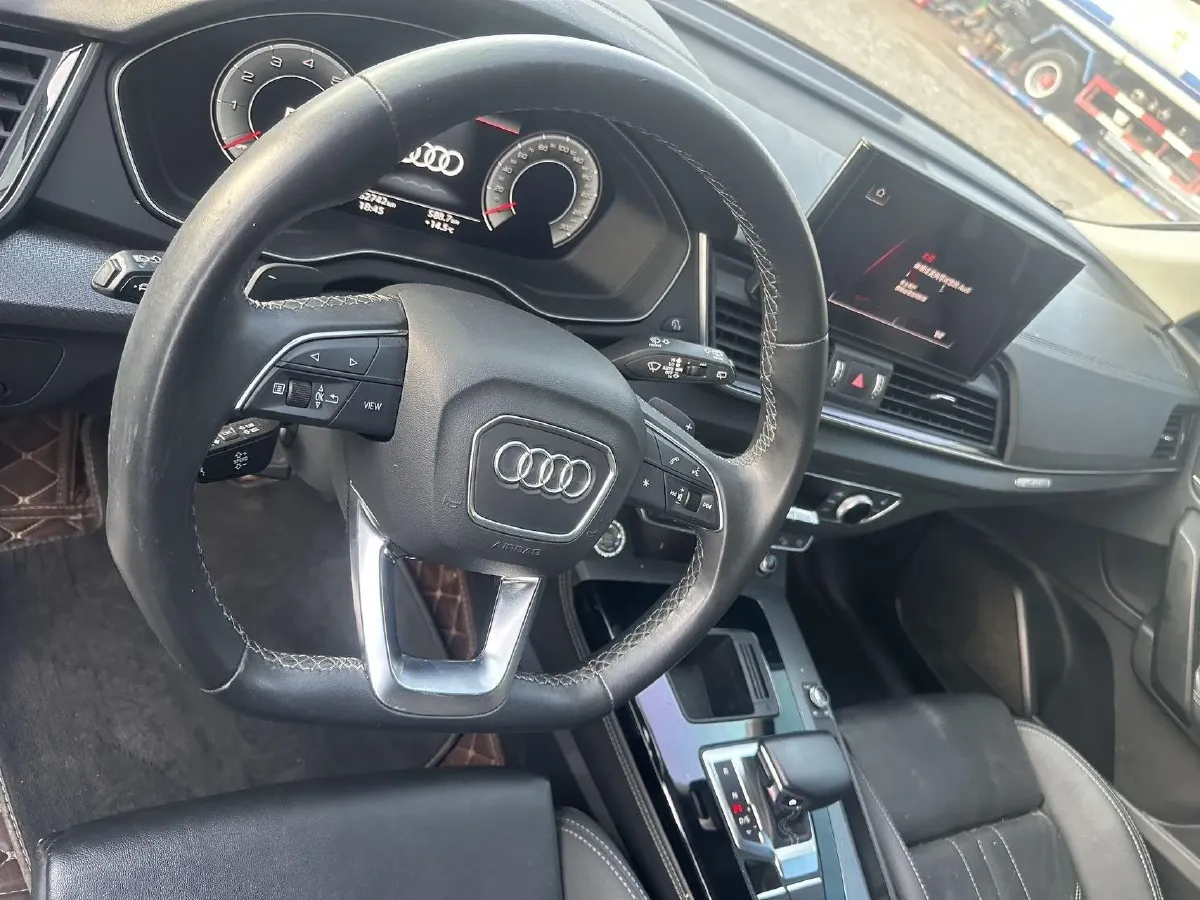 2022 Audi Q5L 2.0T 190HP L4 7DCT,autocango,china used car exporter,china ev exporter,chinese used car exporter,chinese used ev exporter