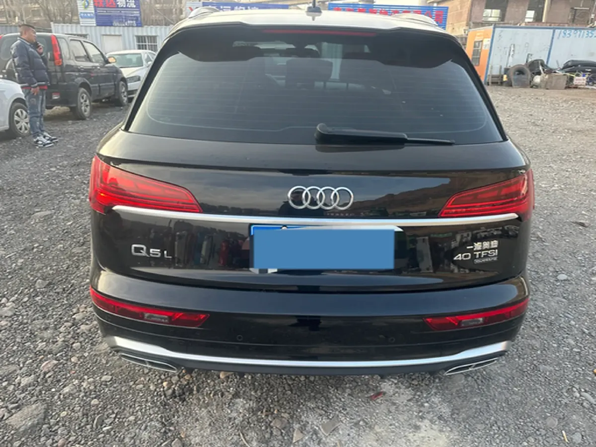 2022 Audi Q5L 2.0T 190HP L4 7DCT,autocango,china used car exporter,china ev exporter,chinese used car exporter,chinese used ev exporter