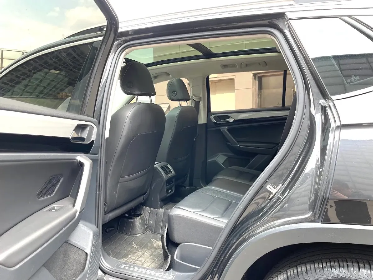 2020 Volkswagen Tayron 2.0T 186HP L4 7DCT,autocango,china used car exporter,china ev exporter,chinese used car exporter,chinese used ev exporter