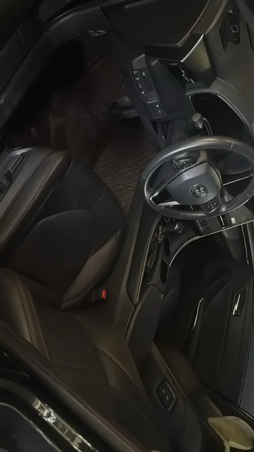 2022 Toyota Avalon 2.5L 209HP L4 8AT,autocango,china used car exporter,china ev exporter,chinese used car exporter,chinese used ev exporter