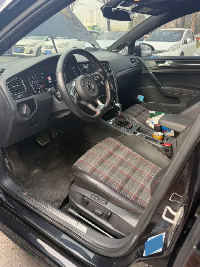 2018 Volkswagen GolfGTI 2.0T 220HP L4 7DCT,autocango,china used car exporter,china ev exporter,chinese used car exporter,chinese used ev exporter