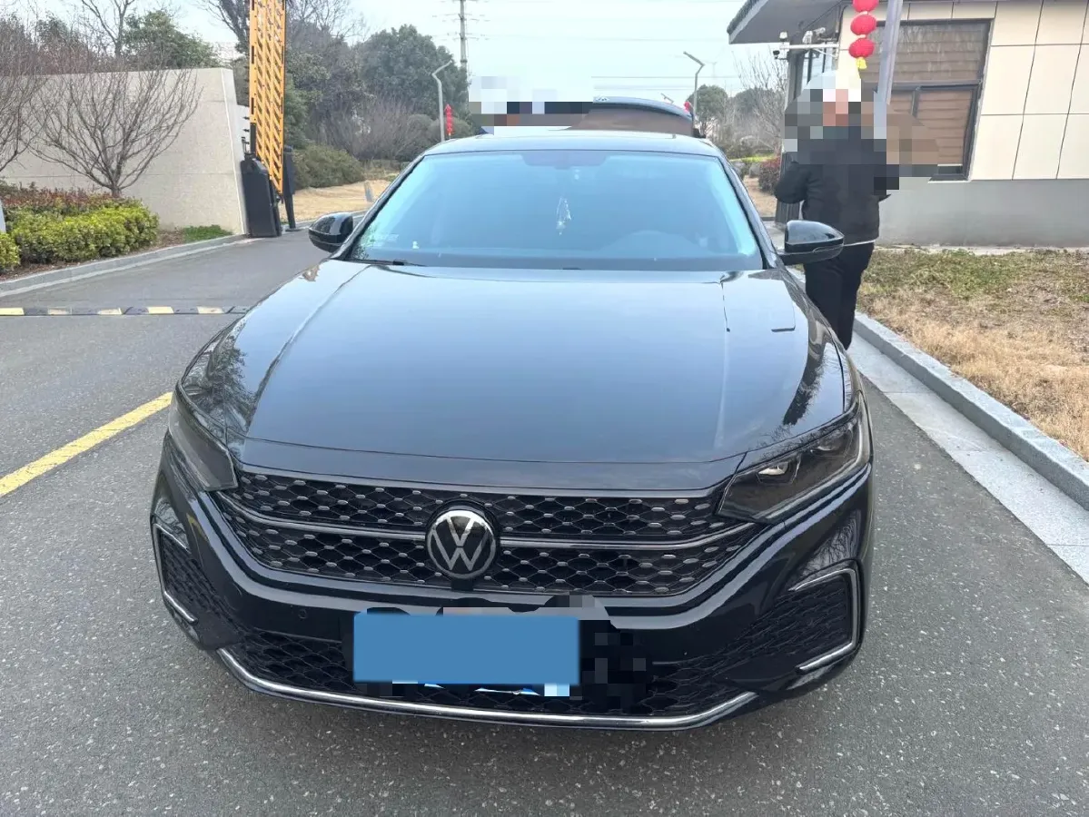 2024 Volkswagen Passat 2.0T 220HP L4 7DCT,autocango,china used car exporter,china ev exporter,chinese used car exporter,chinese used ev exporter