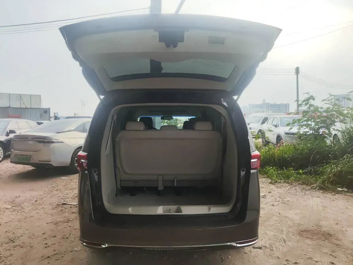 2022 Buick GL8 2.0T 237HP L4 9AT,autocango,china used car exporter,china ev exporter,chinese used car exporter,chinese used ev exporter