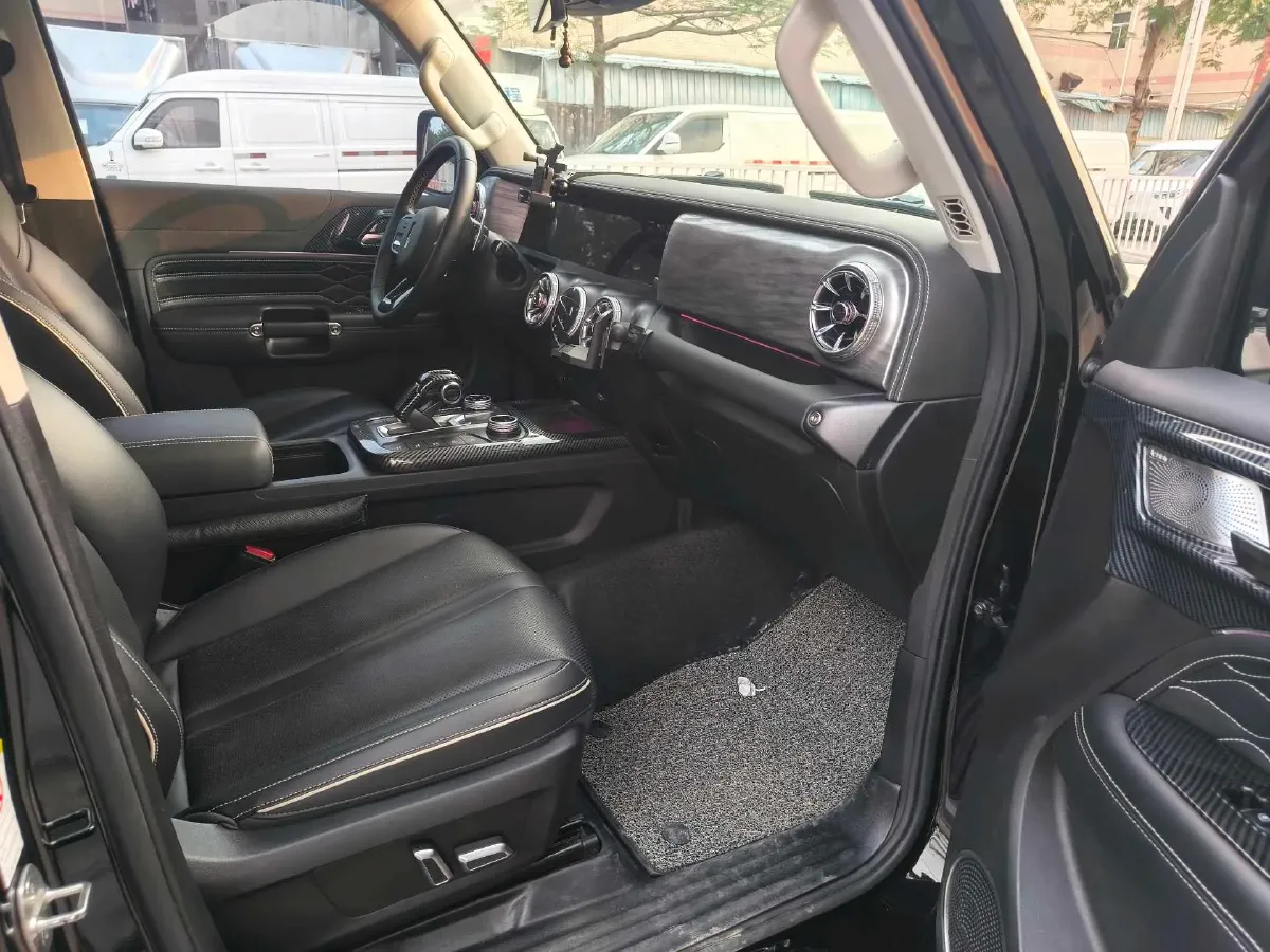 2021 Tank 300 2.0T 227HP L4 8AT,autocango,china used car exporter,china ev exporter,chinese used car exporter,chinese used ev exporter