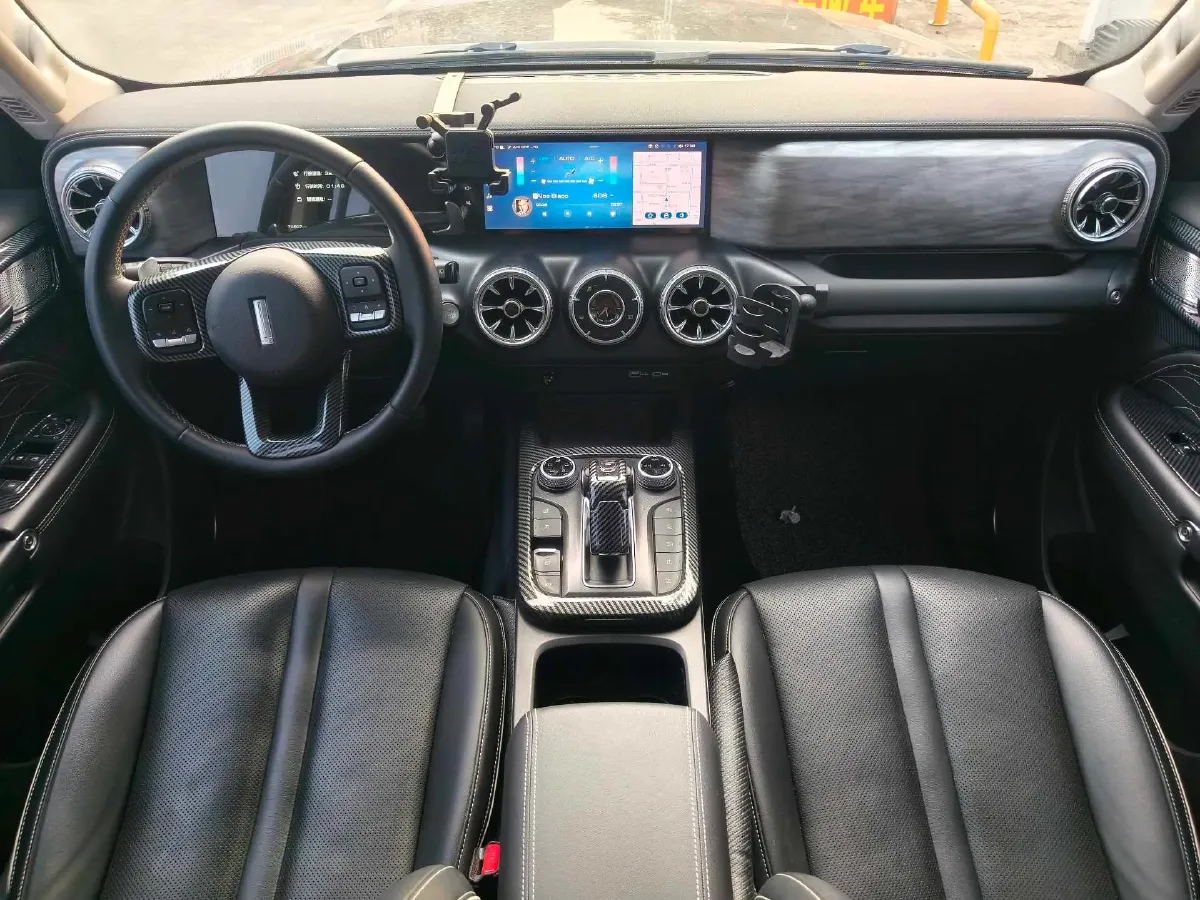 2021 Tank 300 2.0T 227HP L4 8AT,autocango,china used car exporter,china ev exporter,chinese used car exporter,chinese used ev exporter