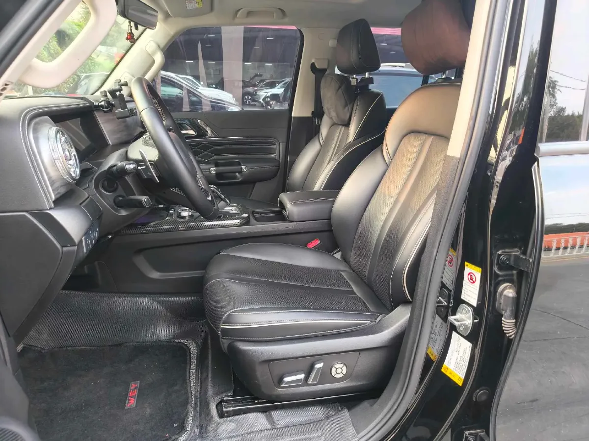 2021 Tank 300 2.0T 227HP L4 8AT,autocango,china used car exporter,china ev exporter,chinese used car exporter,chinese used ev exporter