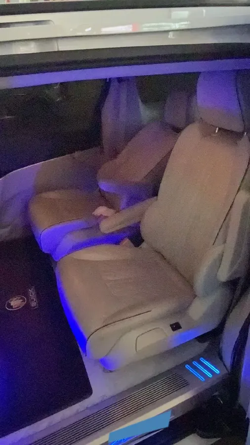 2022 Buick GL8 2.0T 237HP L4 9AT,autocango,china used car exporter,china ev exporter,chinese used car exporter,chinese used ev exporter