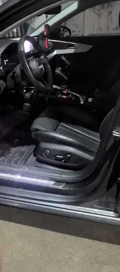 2020 Audi A4L 2.0T 190HP L4 7DCT,autocango,china used car exporter,china ev exporter,chinese used car exporter,chinese used ev exporter