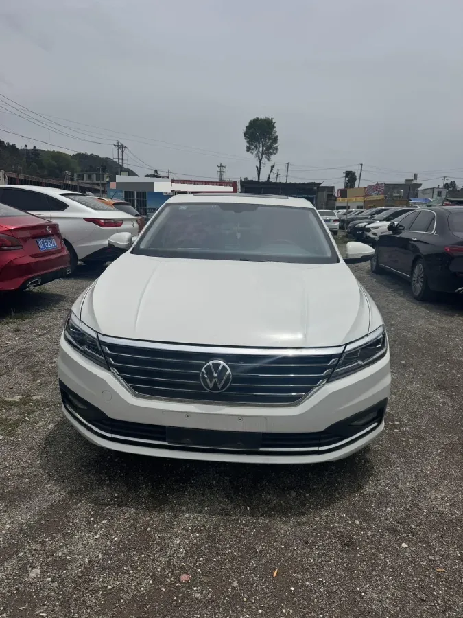 2022 Volkswagen T-Roc 1.4T 150HP L4 7DCT,autocango,china used car exporter,china ev exporter,chinese used car exporter,chinese used ev exporter